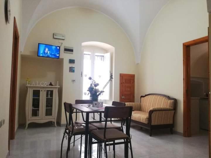 L 'Alcova Holidays Home Centro Storico Ceglie Messapica Exterior photo