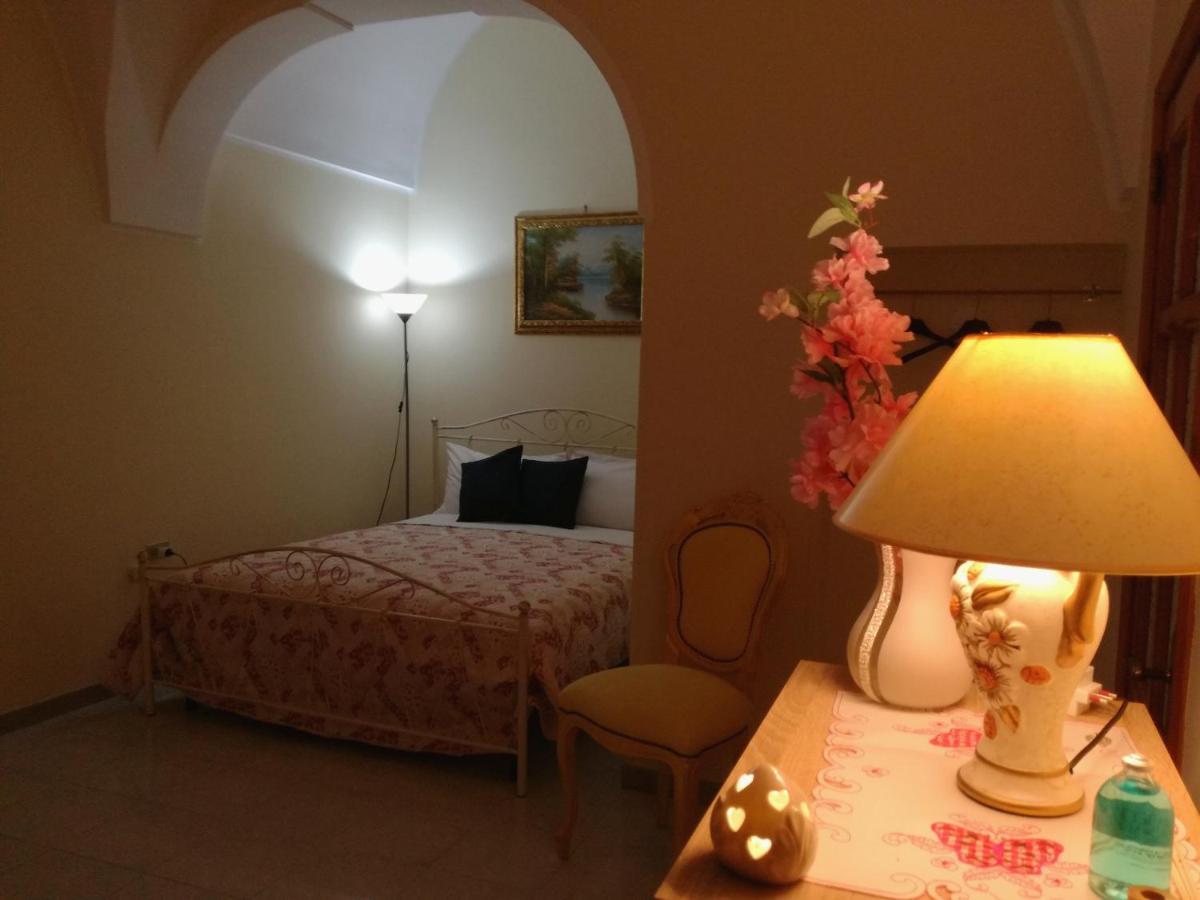 L 'Alcova Holidays Home Centro Storico Ceglie Messapica Exterior photo